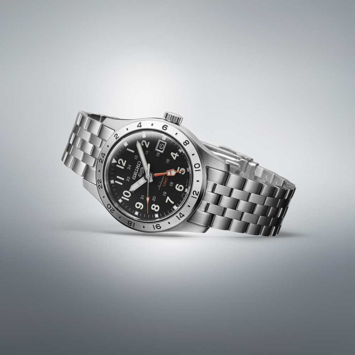 SEIKO 5 SSK023K1 GMT Field