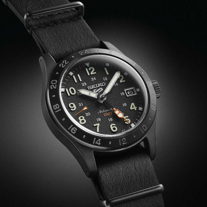 SEIKO 5 SSK025K1 GMT Field