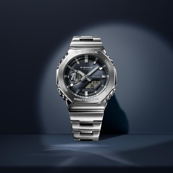 G-SHOCK GM-2110D-8AER
