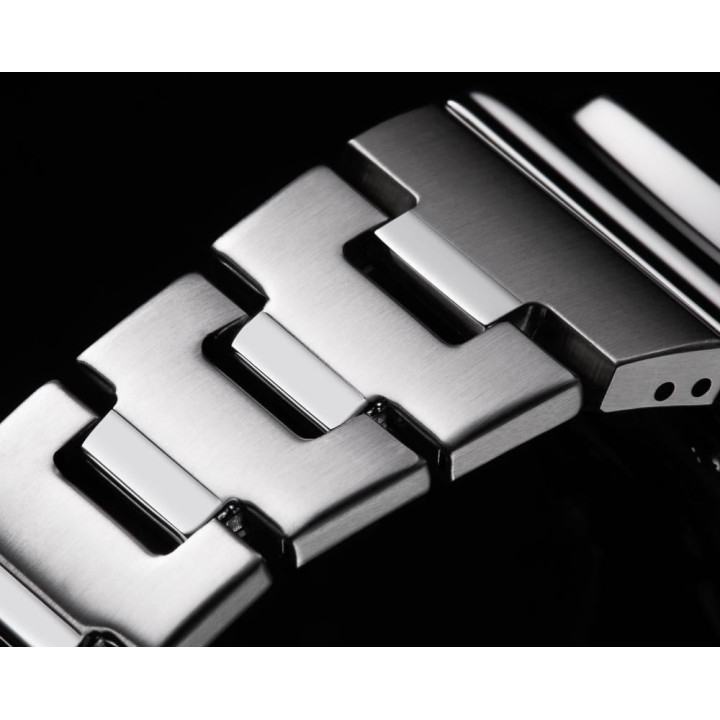 G-SHOCK GM-2110D-8AER