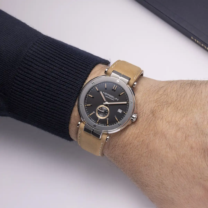 Herbelin Newport 18389A24SA | Montre Homme | Cuir Beige & Noir