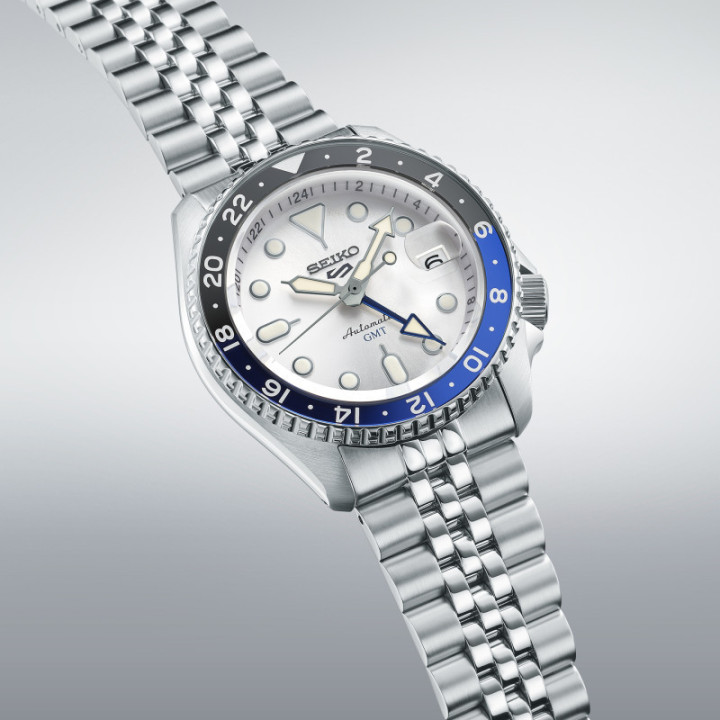 Montre SEIKO 5 Sports | SSK033K1 | GMT Automatique | Cadran Blanc Polaire