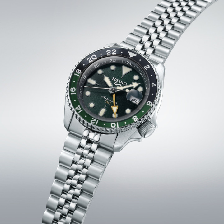 Montre SEIKO 5 Sports | SSK035K1 | GMT Automatique | Cadran Vert & Bracelet Jubilee