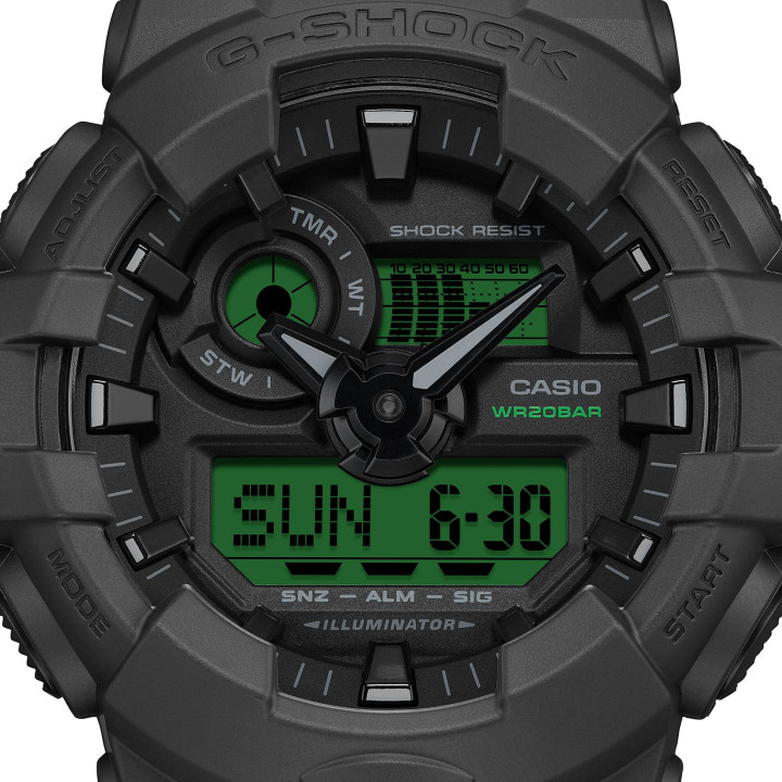 Montre G-SHOCK GA-700BEG-1AER | Format XXL & Bouton Central | Black & Electro Green