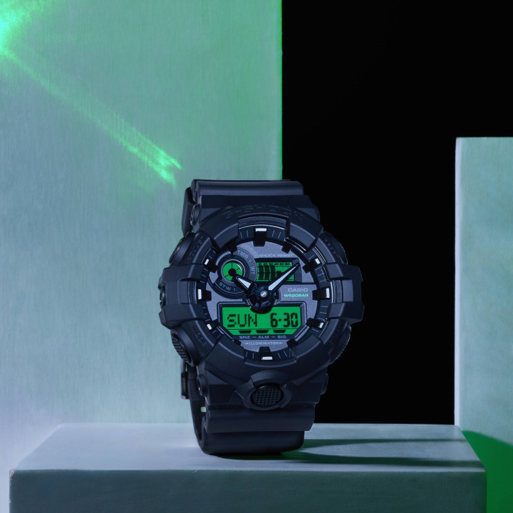 Montre G-SHOCK GA-700BEG-1AER | Format XXL & Bouton Central | Black & Electro Green