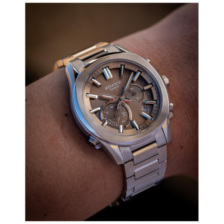 Montre CASIO EDIFICE Slim | EQB-1300D-5AEF | Bluetooth Solaire | Acier & Cuivre