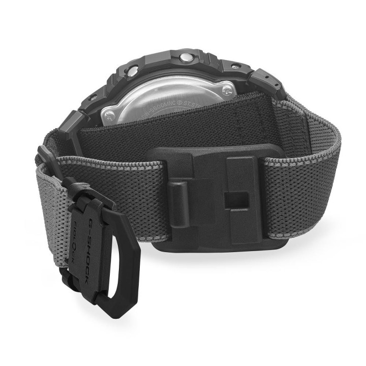 G-SHOCK DW-5600MNC-1 Noir | Bracelet Tissu & Boucle FIDLOCK®