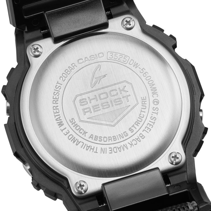 G-SHOCK DW-5600MNC-1 Noir | Bracelet Tissu & Boucle FIDLOCK®