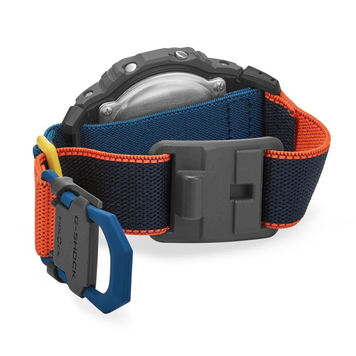 G-SHOCK DW-5600MNC-8A2 Multicolore | Bracelet Tissu & FIDLOCK®