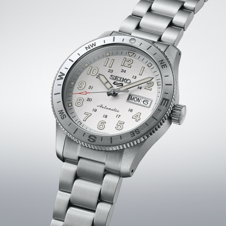 Seiko 5 Sports HDB007K1 Field Compass | Montre Automatique Blanche