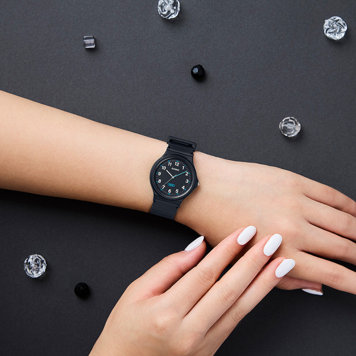 Montre CASIO Timeless LQ-24B-1BEF Épurée | Noir Mat