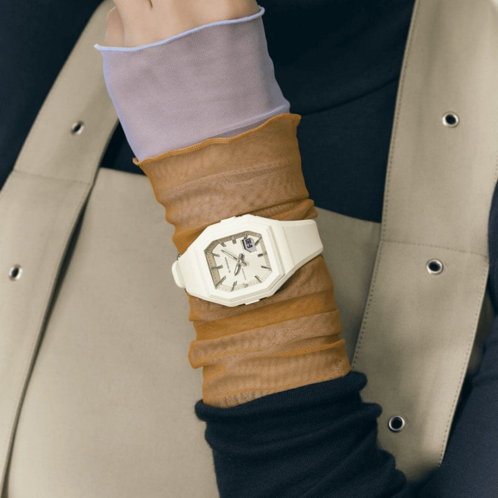 Casio G-Shock GMA-S160-7AER Compacte Beige 200m
