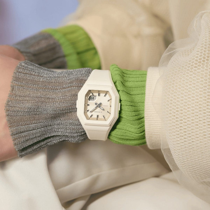 Casio G-Shock GMA-S160-7AER Compacte Beige 200m