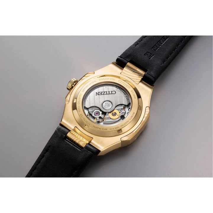 Citizen Series 8 GMT NB6092-01E Limitée 1300 Ex. Carbone