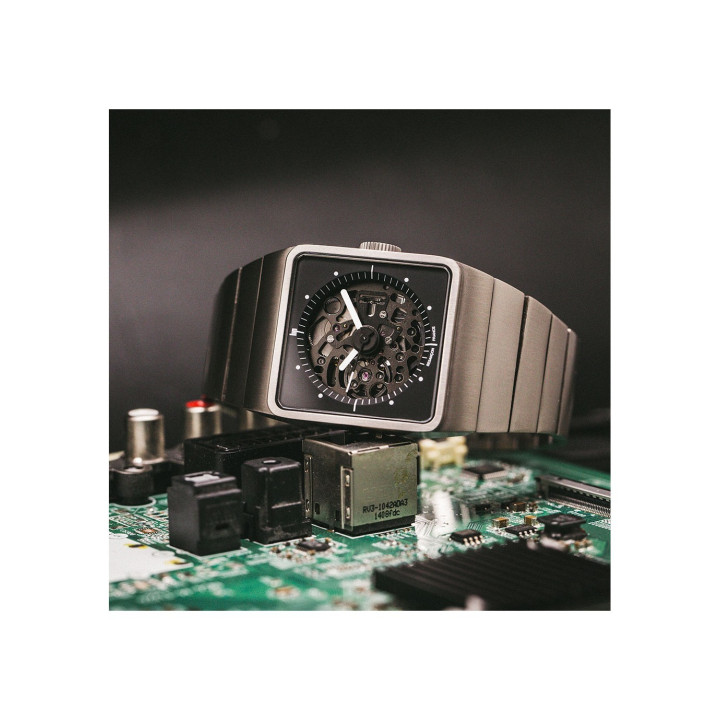 LIP BIG TV 671656 Titane Squelette