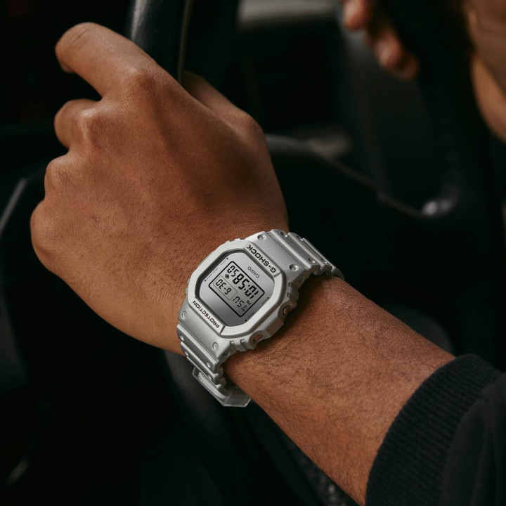 G-SHOCK DW-5600FF-8ER Edition Limitée